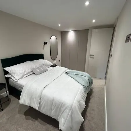Onpoint - Amazing 1 Bedroom Apt Central Leeds